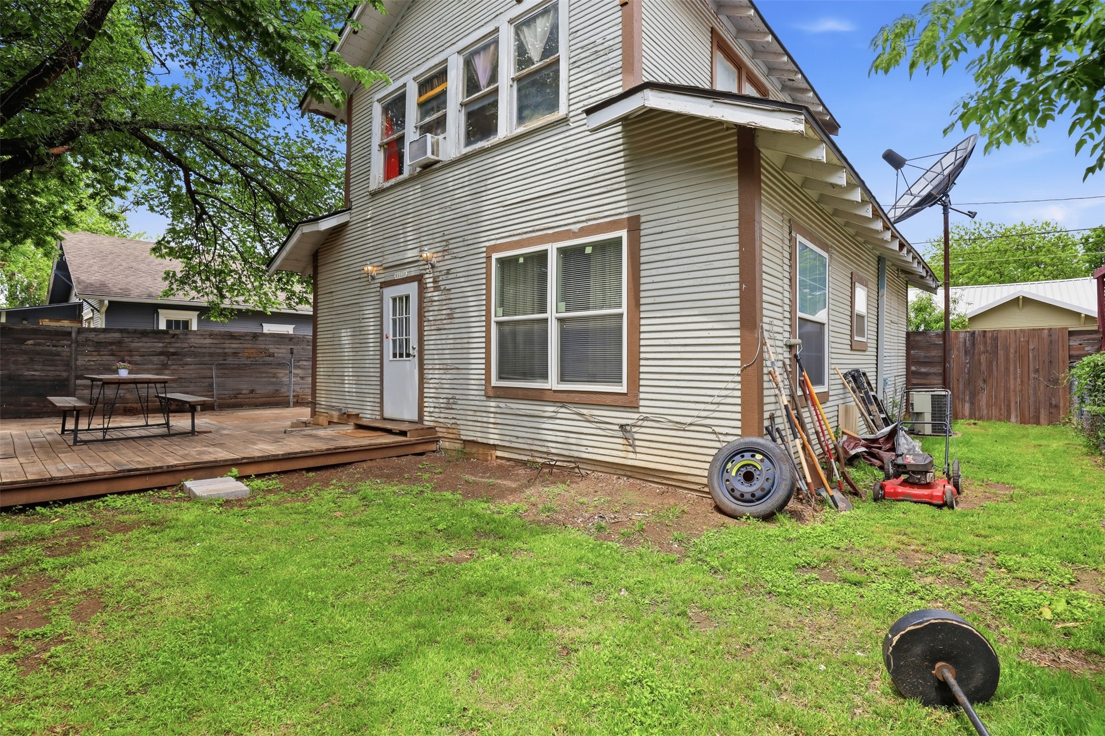 106 May Avenue Cleburne TX 76031