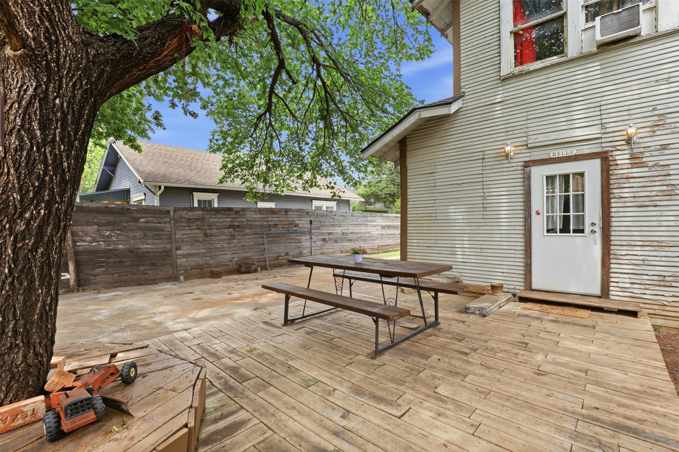 106 May Avenue Cleburne TX 76031