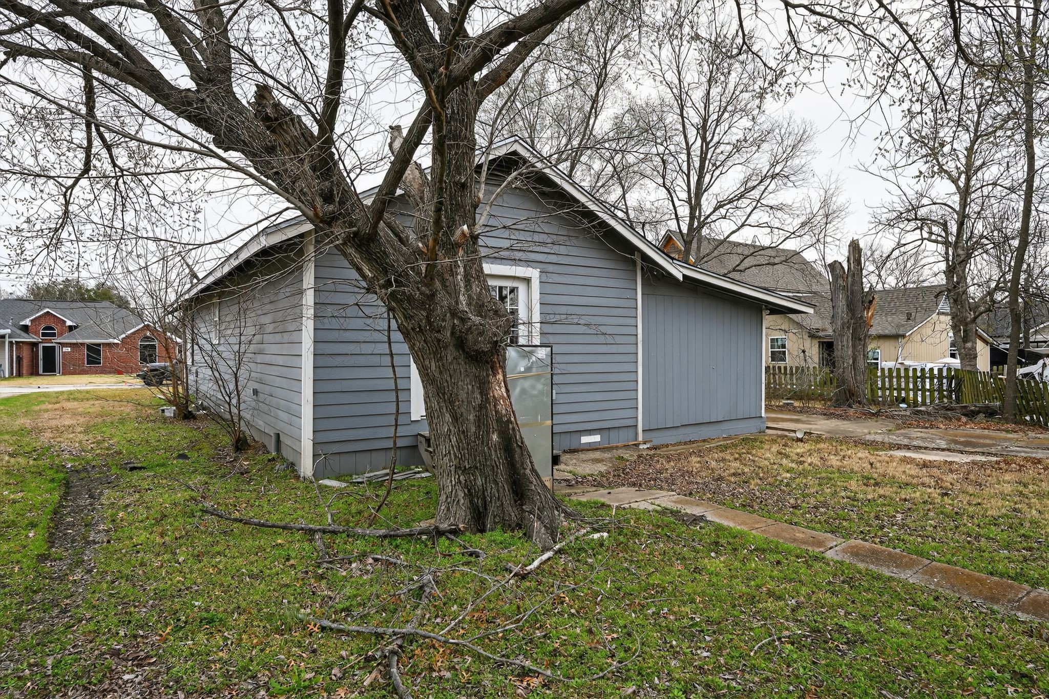 205 S Mable Street Ferris TX 75125