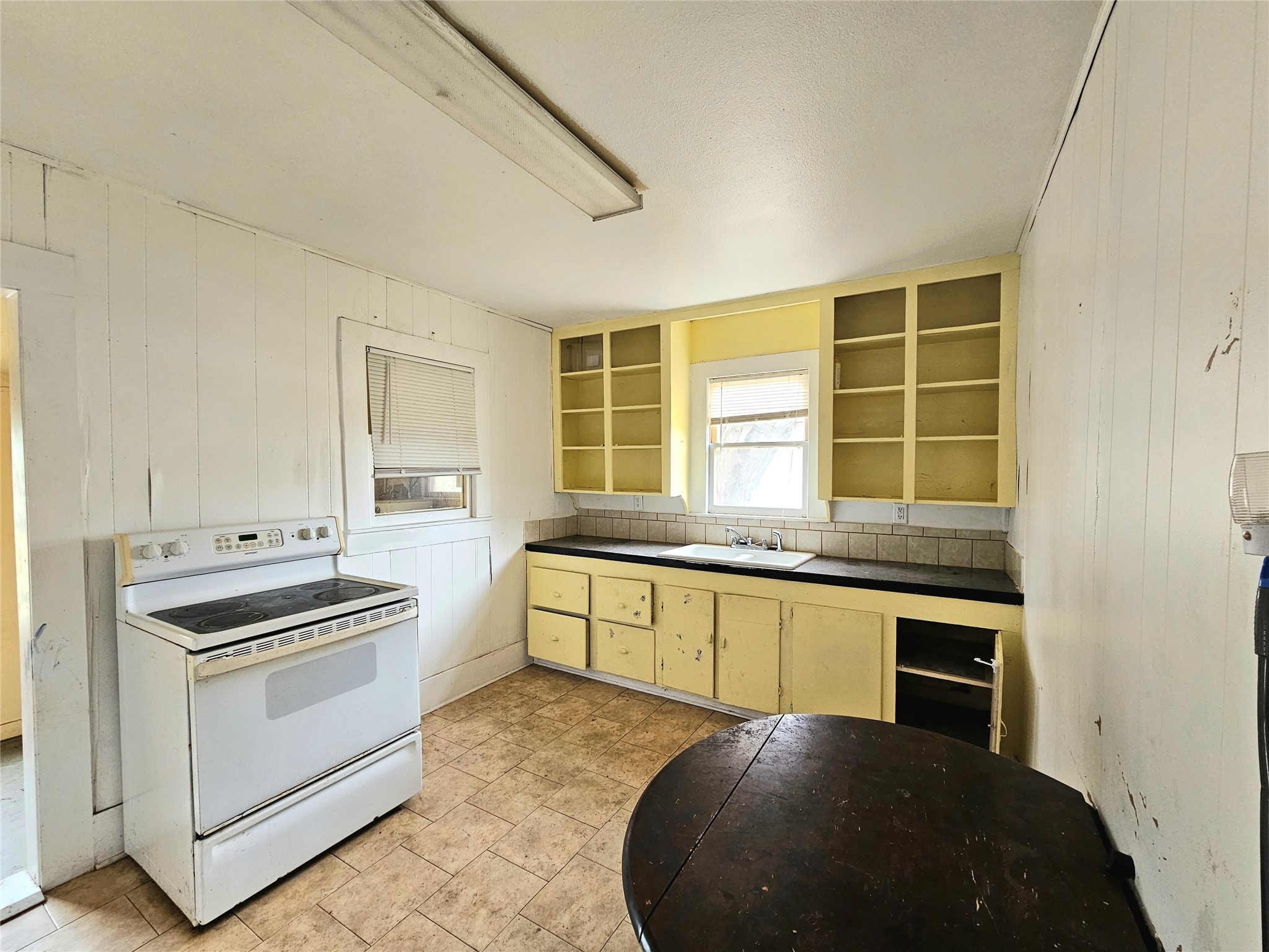 704 S 2nd Street Bangs TX 76823