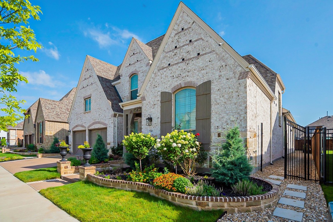 1909 Green Jasper Place Arlington TX 76005