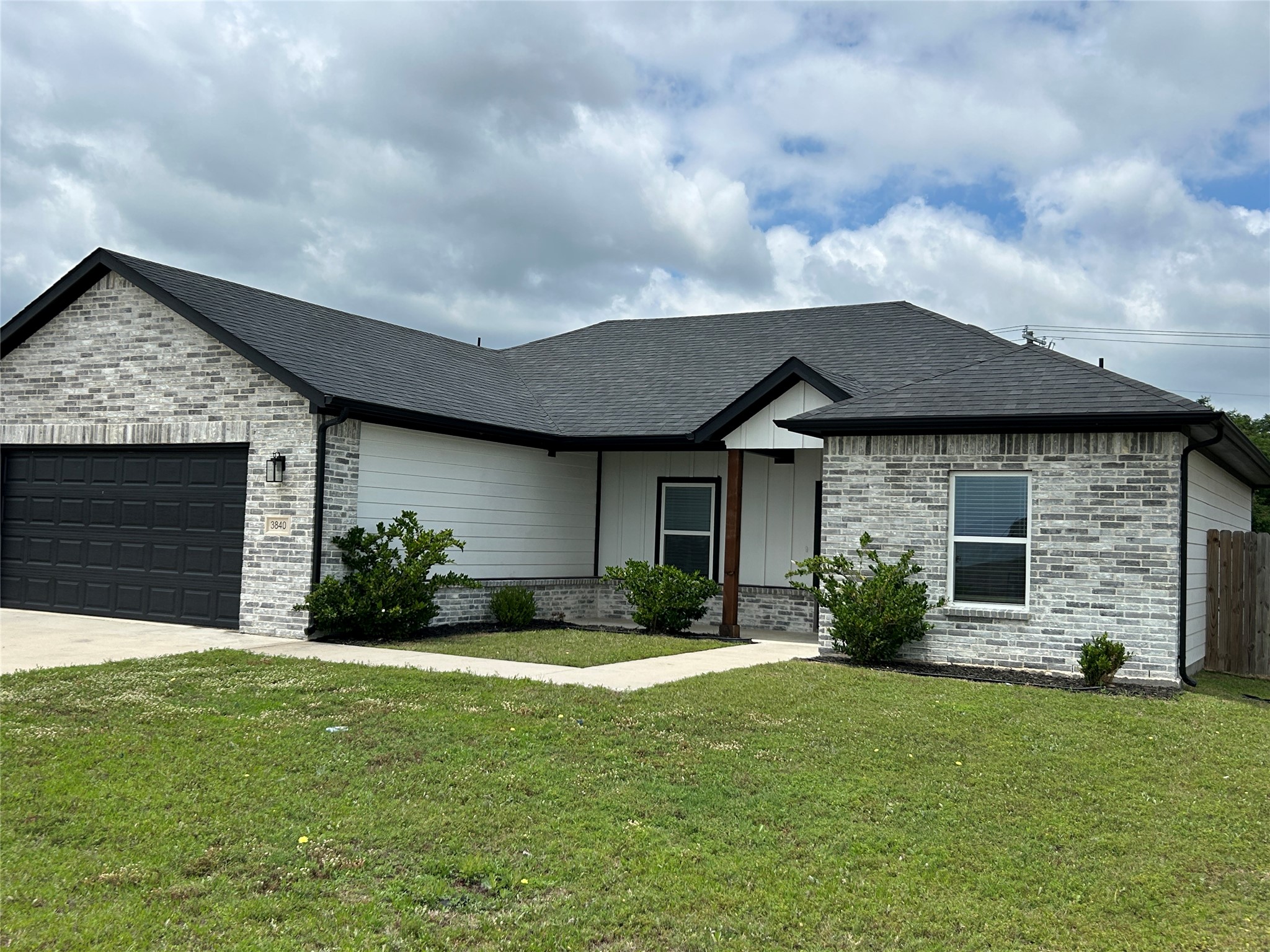 3840 Skylane Avenue Corsicana TX 75110