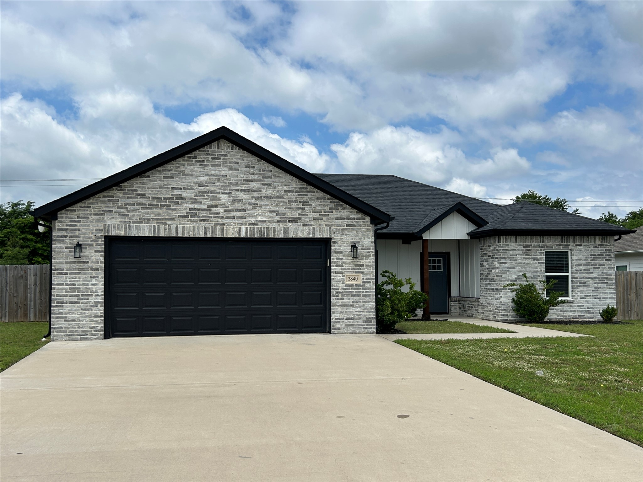 3840 Skylane Avenue Corsicana TX 75110