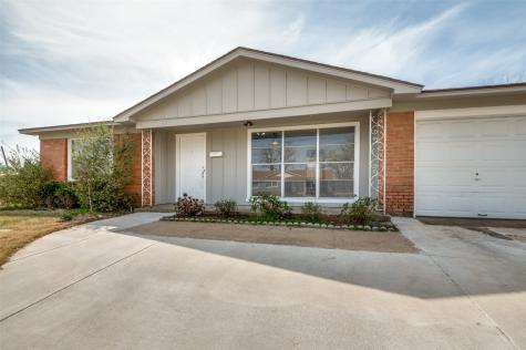 321 W Phillips Court Grand Prairie TX 75051