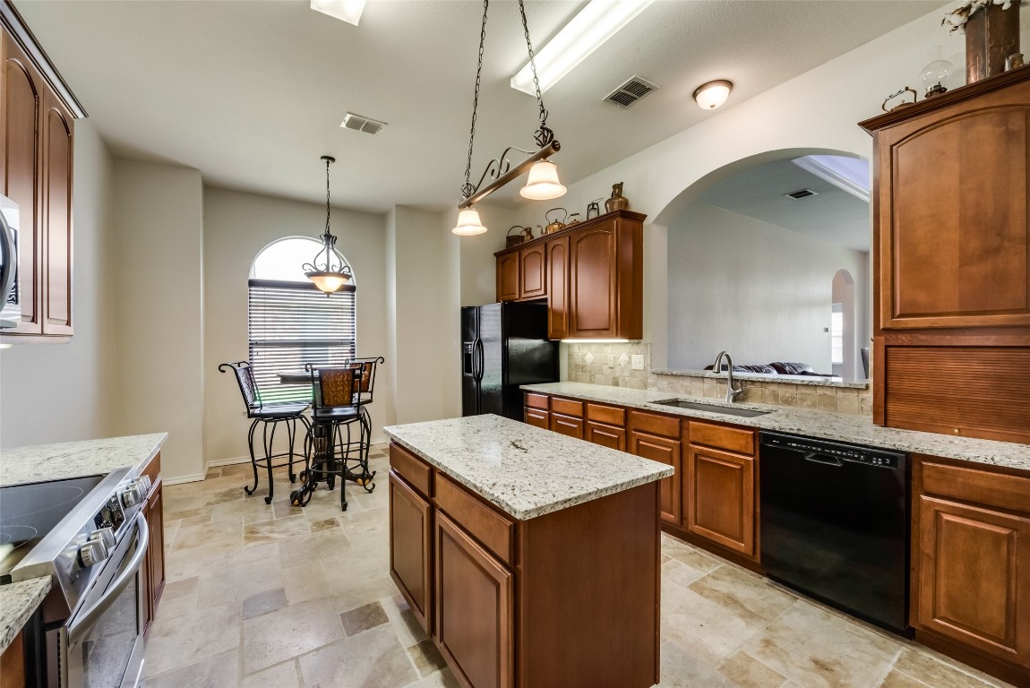 5204 La Bandera Trail Benbrook TX 76126