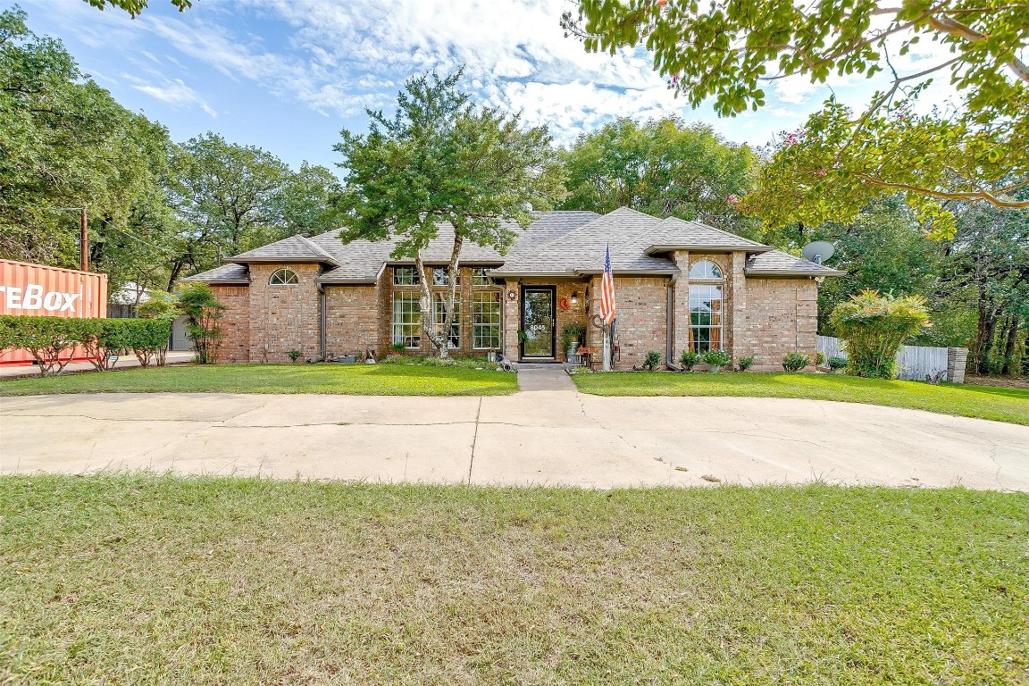 8045 Person Street Azle TX 76020