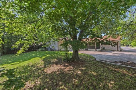 2308 Royal Lane Greenville TX 75402