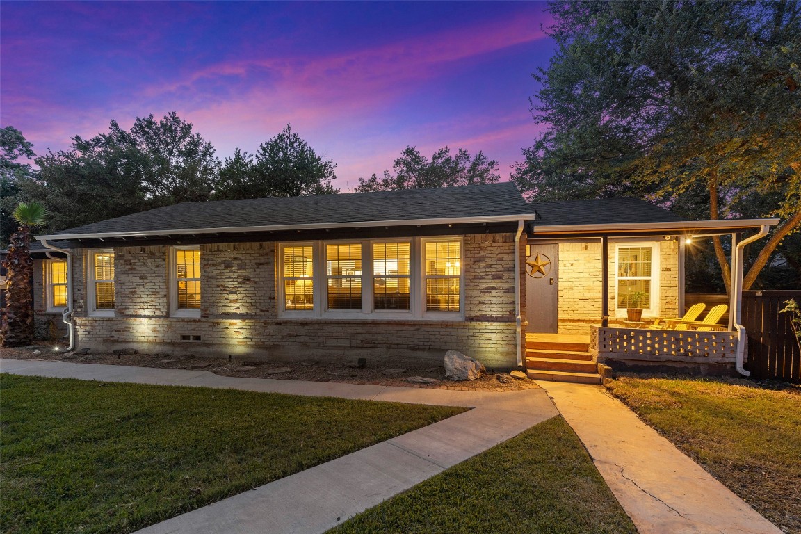 445 N Cavender Street Dallas TX 75211