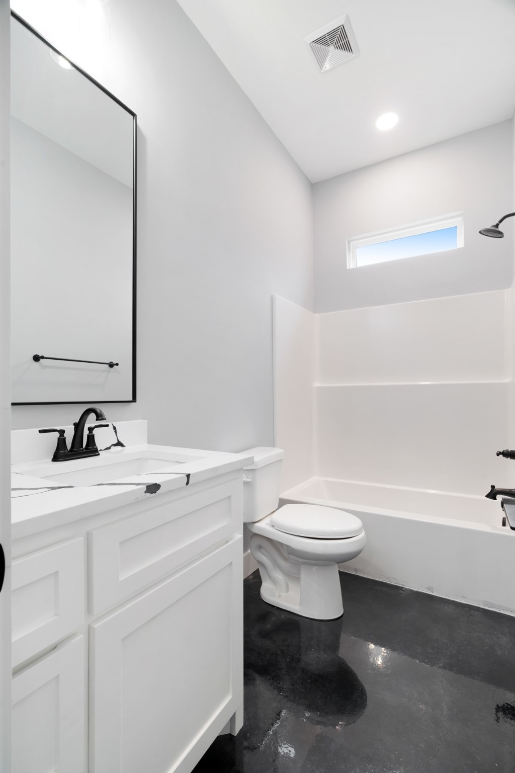 535 E Fairview Street Blossom TX 75416