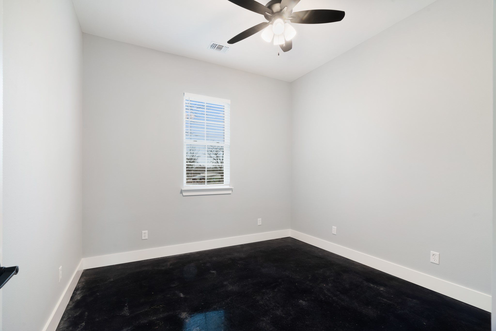 535 E Fairview Street Blossom TX 75416