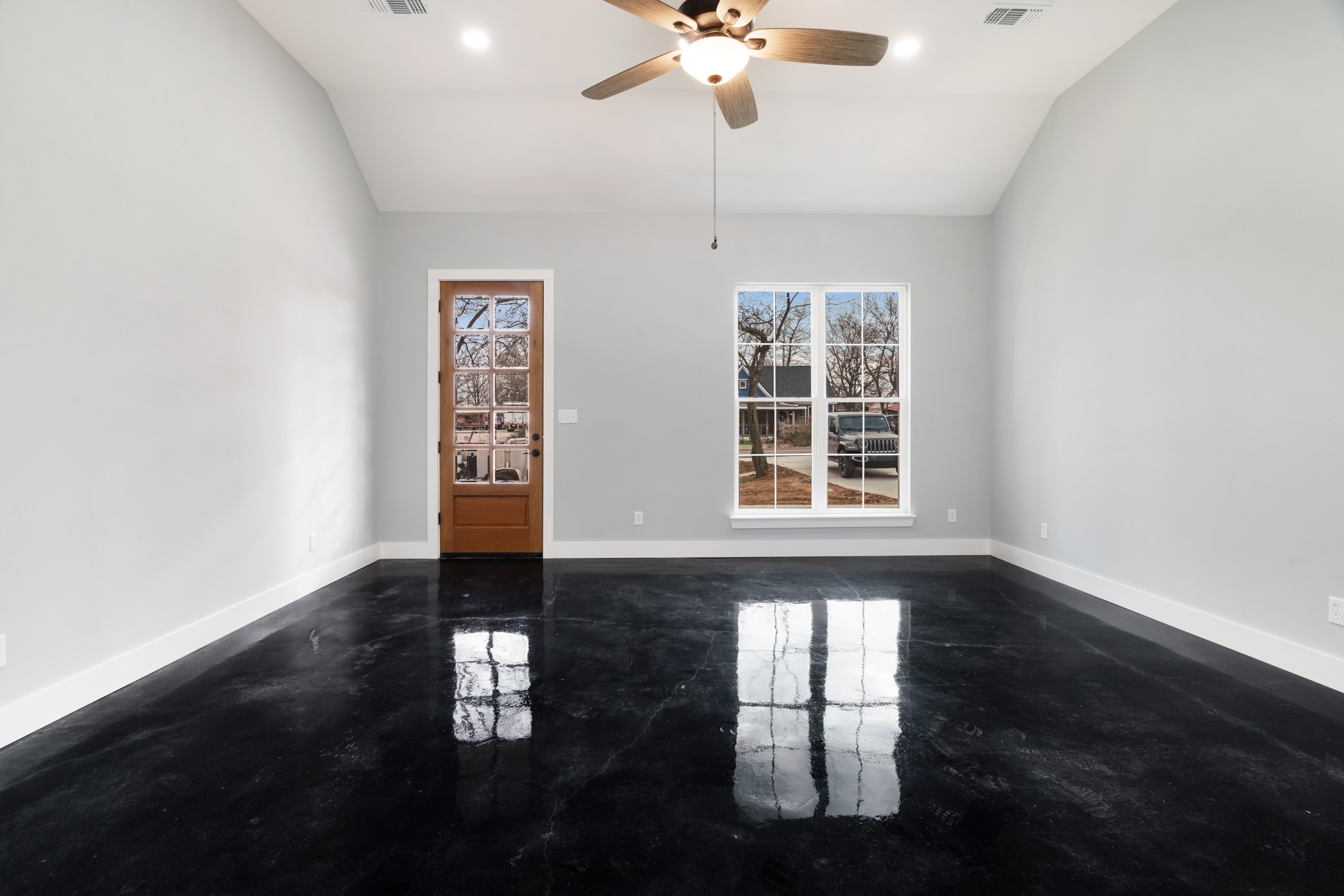 535 E Fairview Street Blossom TX 75416