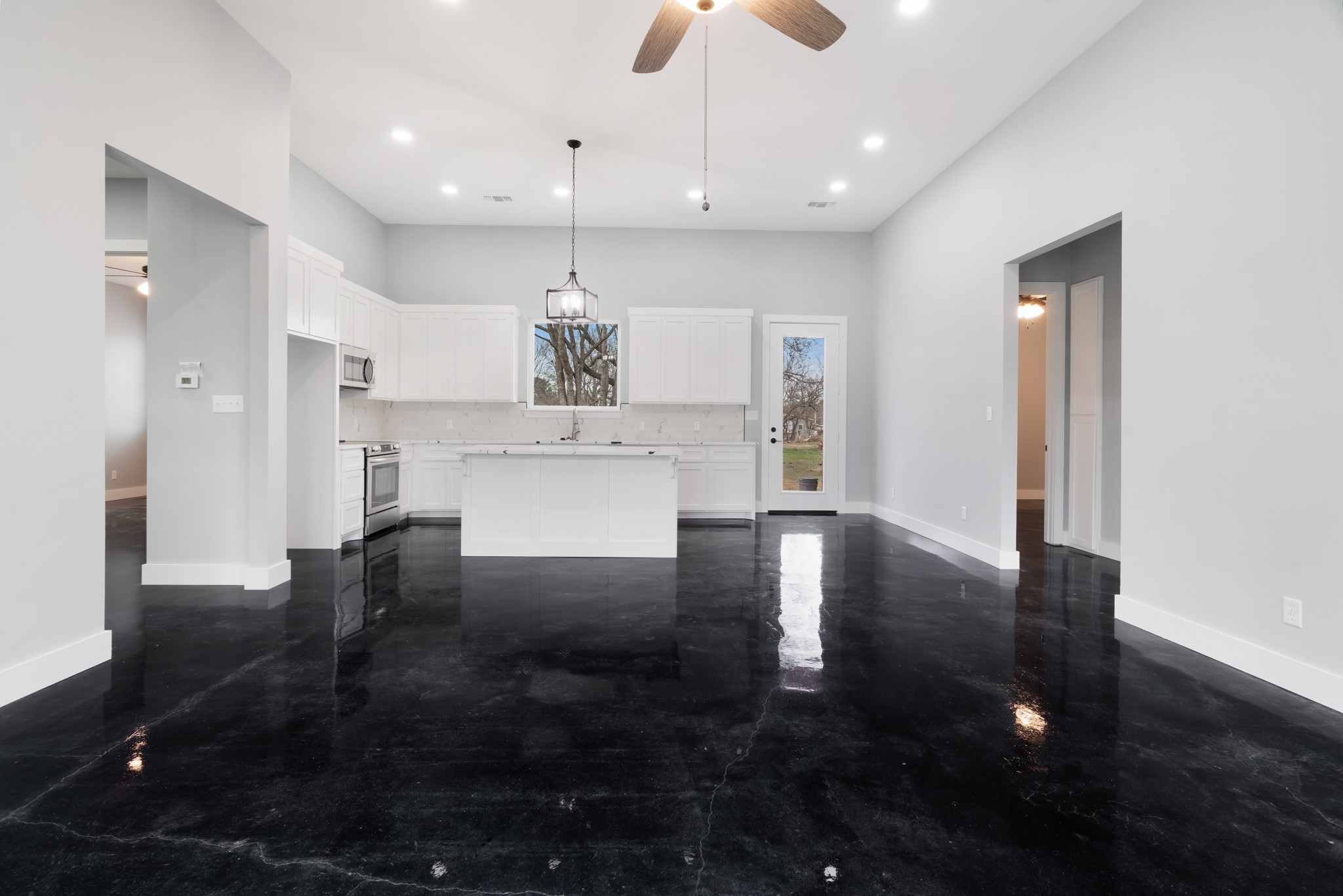 535 E Fairview Street Blossom TX 75416