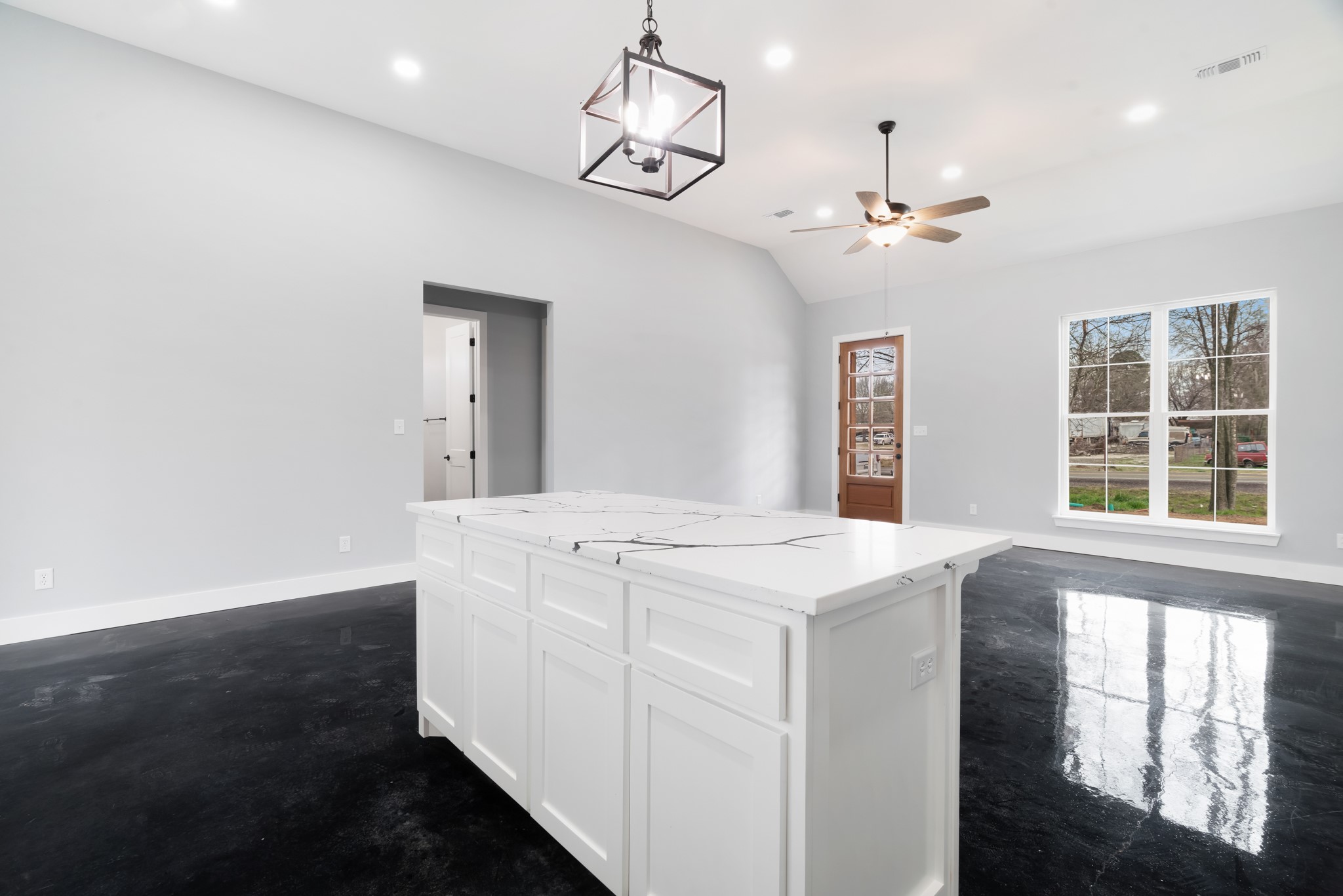 535 E Fairview Street Blossom TX 75416