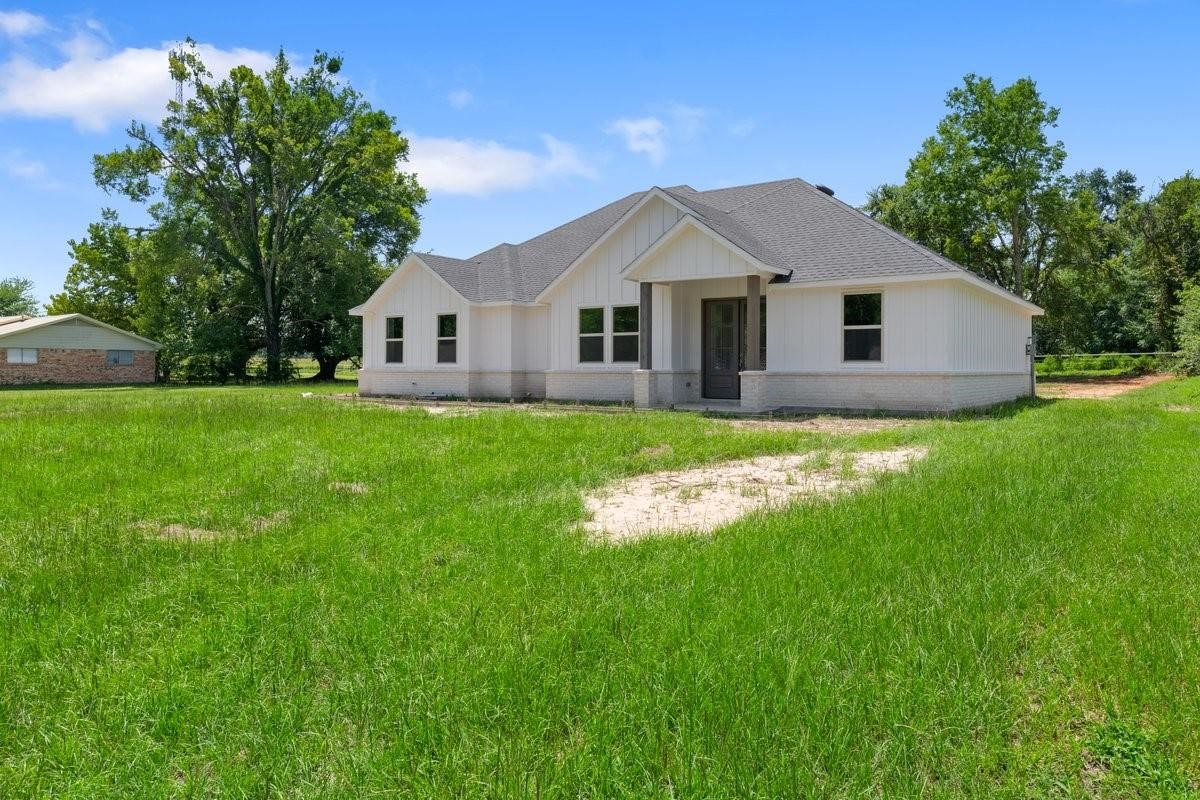 180 Nix Drive Emory TX 75440