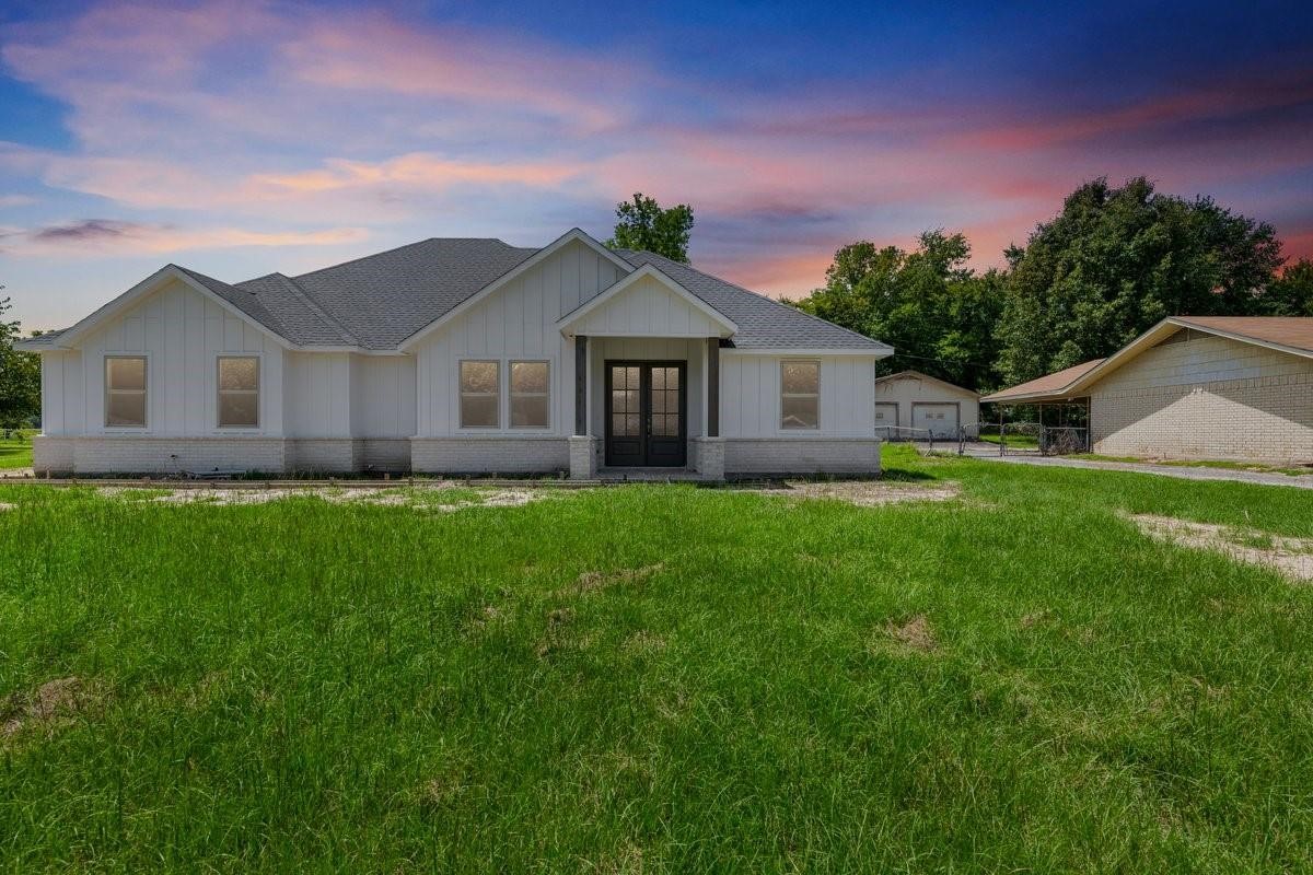 180 Nix Drive Emory TX 75440