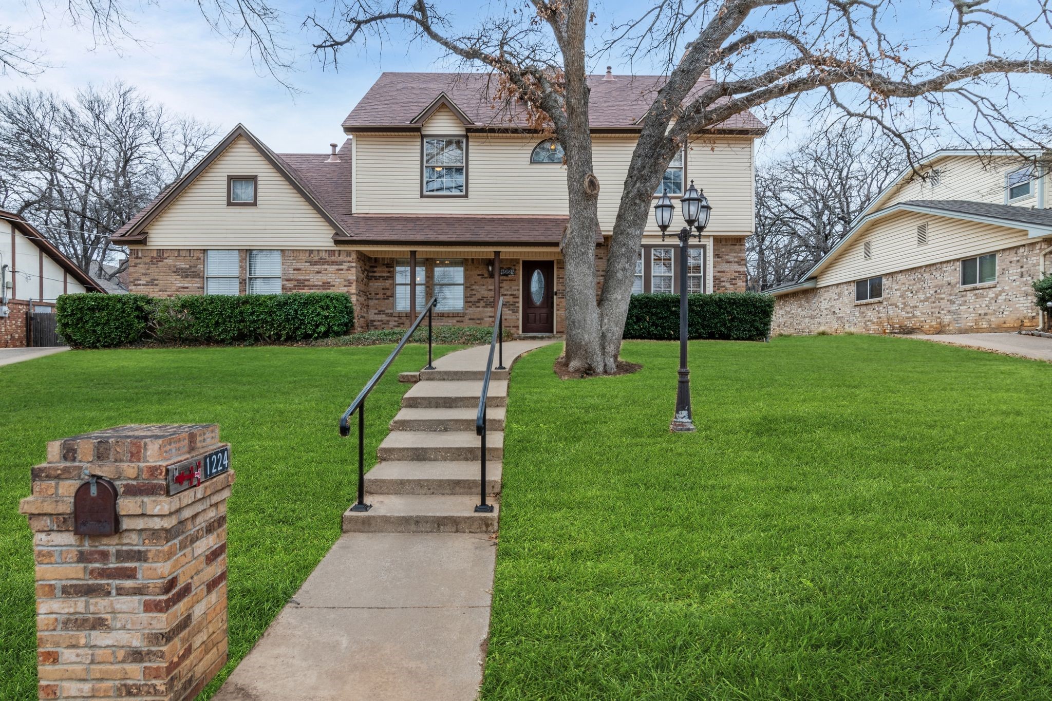 1224 Greenwood Drive Hurst TX 76053