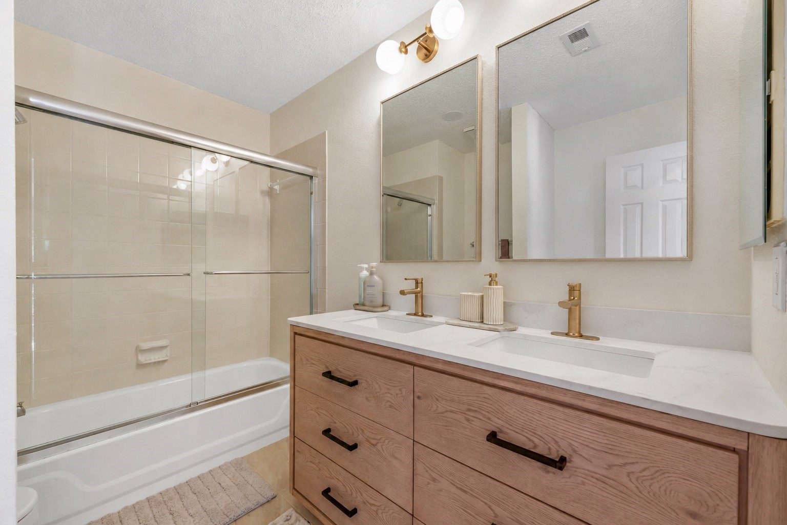 461 Shade Tree Court Hurst TX 76054