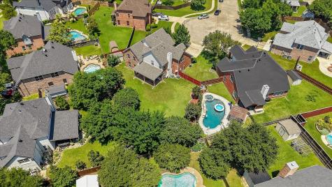 461 Shade Tree Court Hurst TX 76054