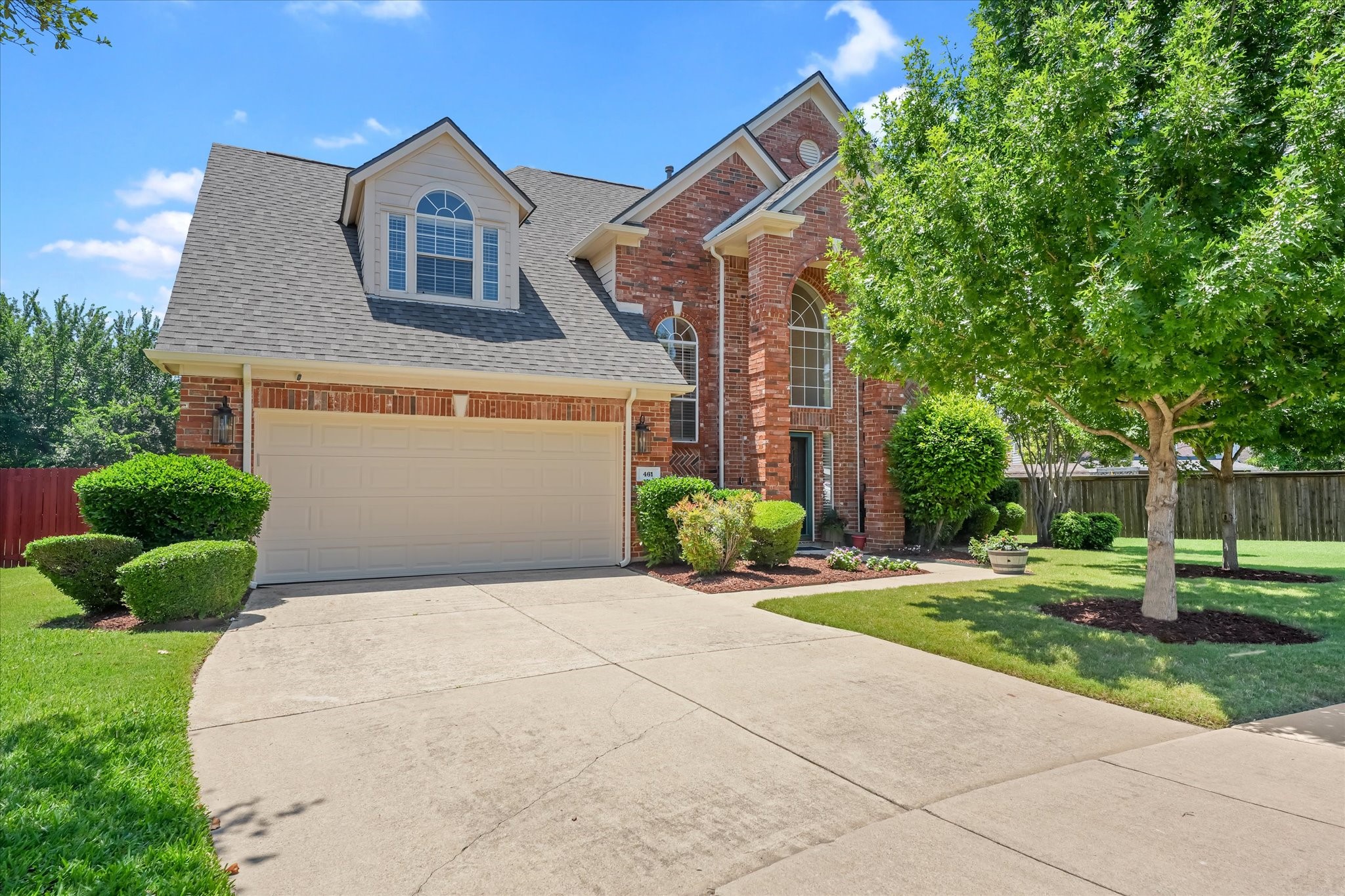 461 Shade Tree Court Hurst TX 76054