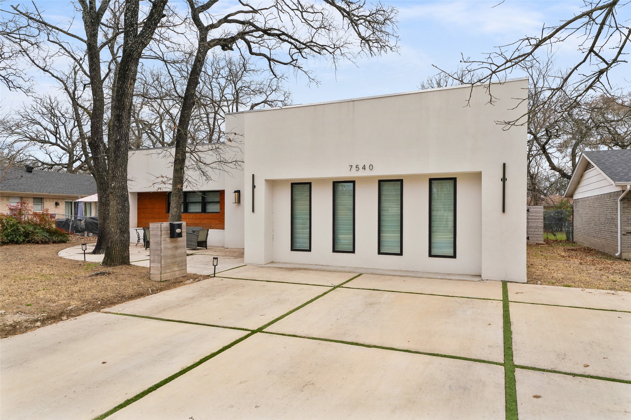 7540 Gayglen Drive Dallas TX 75217
