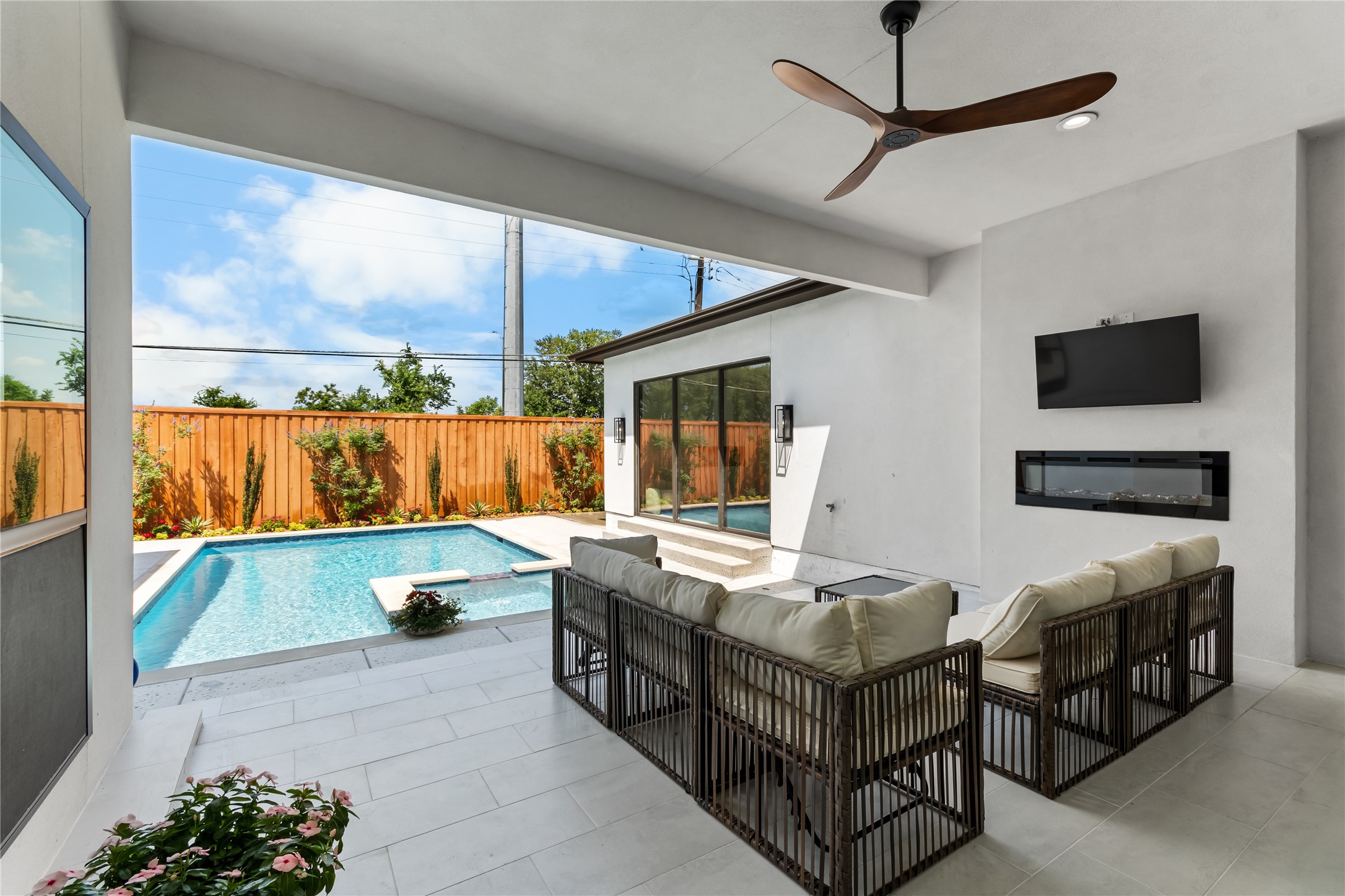 11947 Quincy Lane Dallas TX 75230