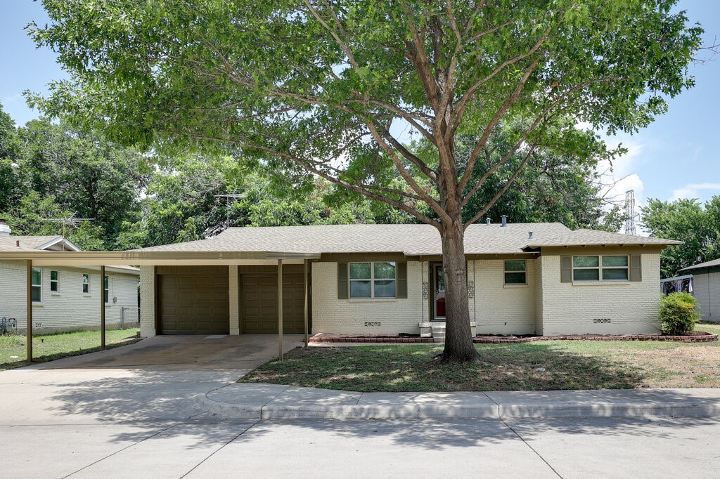 5417 Bonnie Wayne Street Haltom City TX 76117