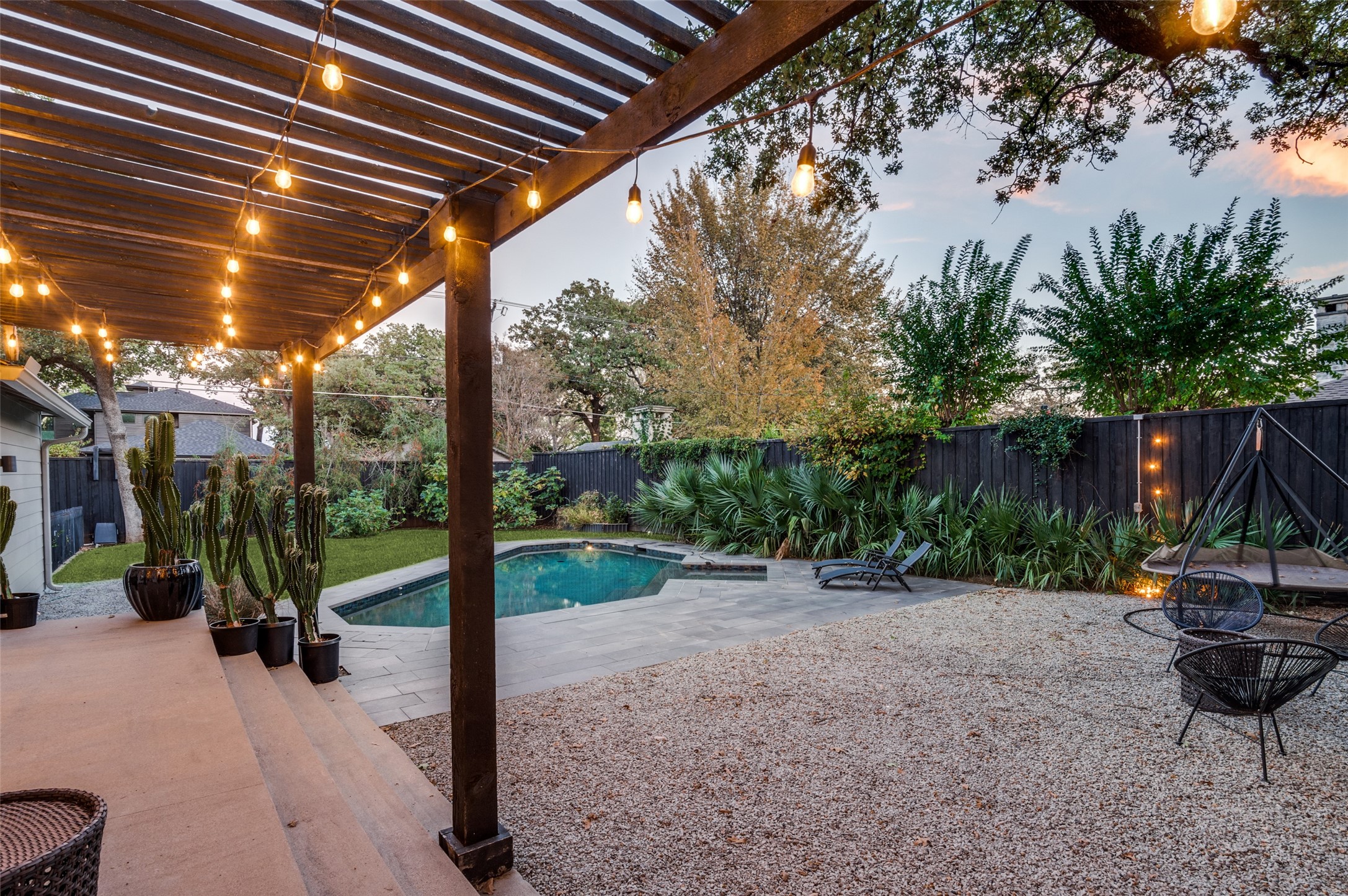 1518 Oak Knoll Street Dallas TX 75208