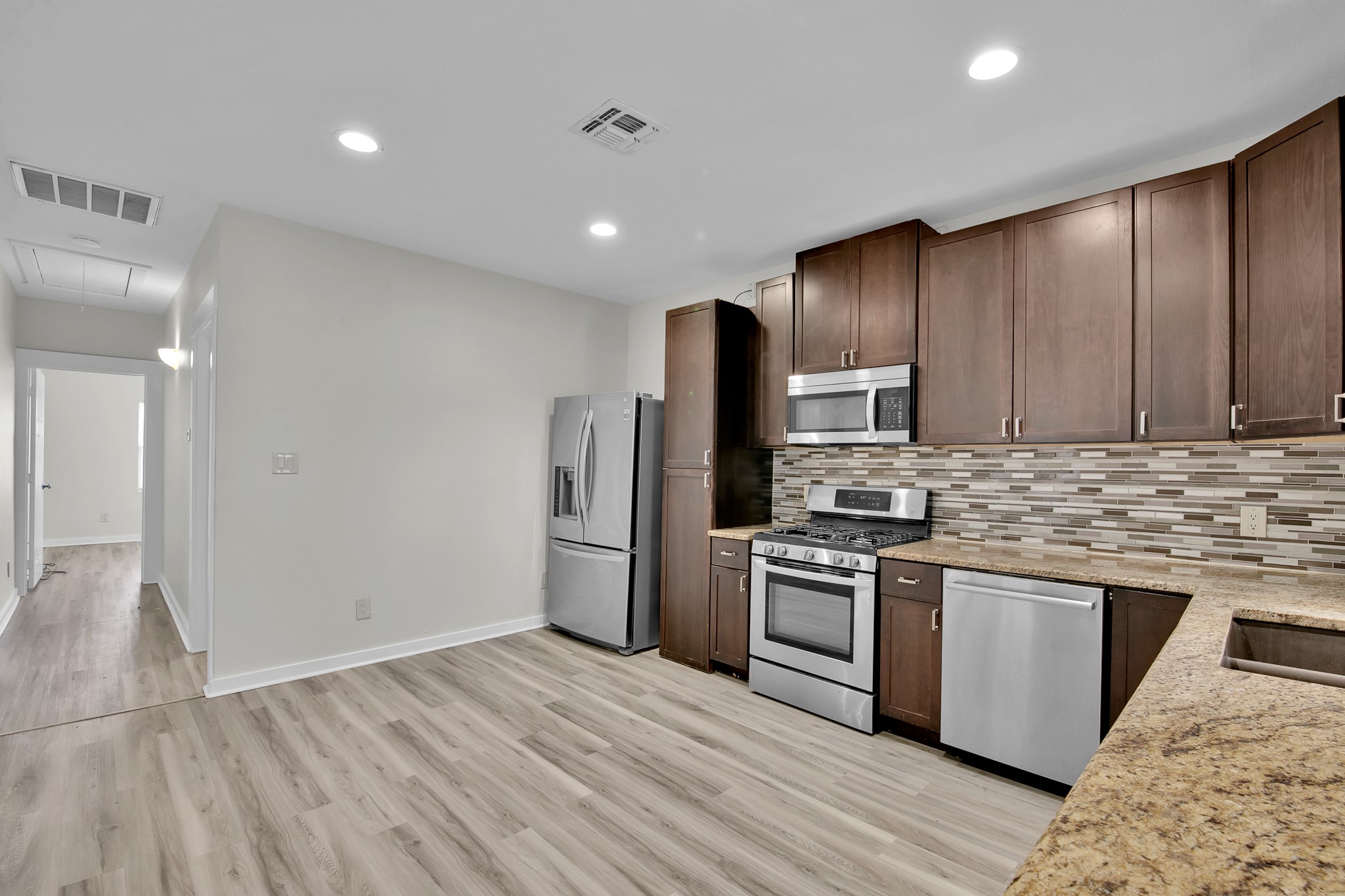 3705 Travis Avenue Fort Worth TX 76110