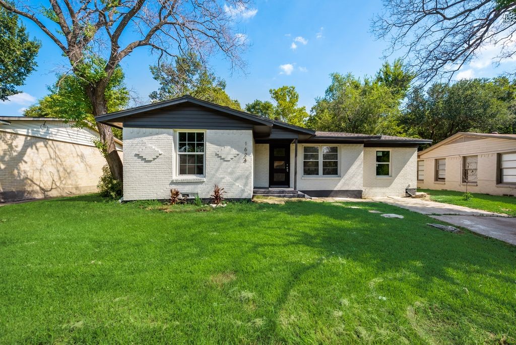 1624 Andrew Street Mesquite TX 75149