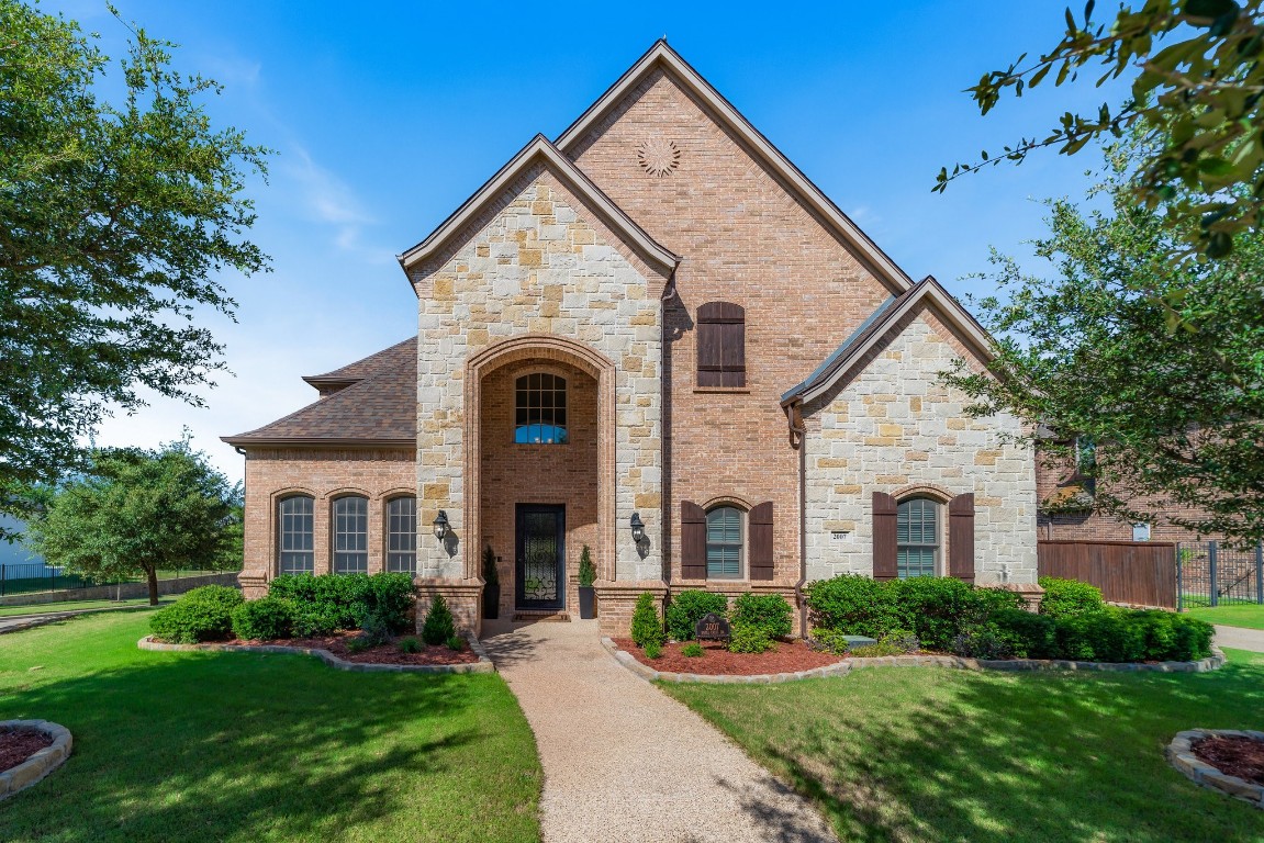 2007 Royal Crest Drive Mansfield TX 76063