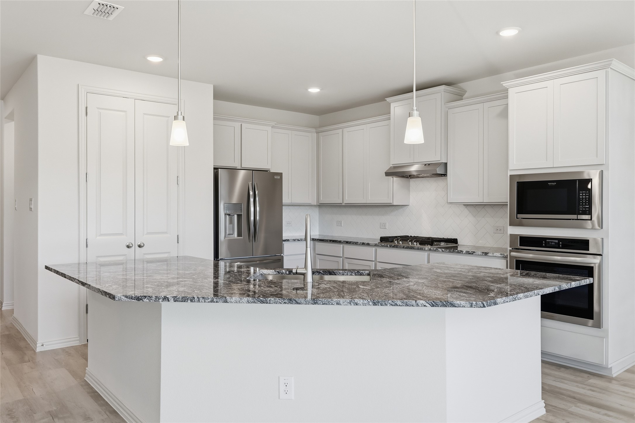 1421 Odette Drive Arlington TX 76013