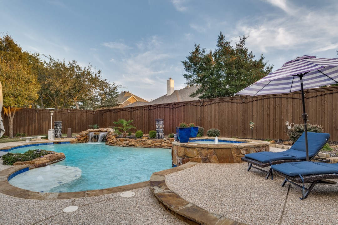 2810 Baker Street Sachse TX 75048