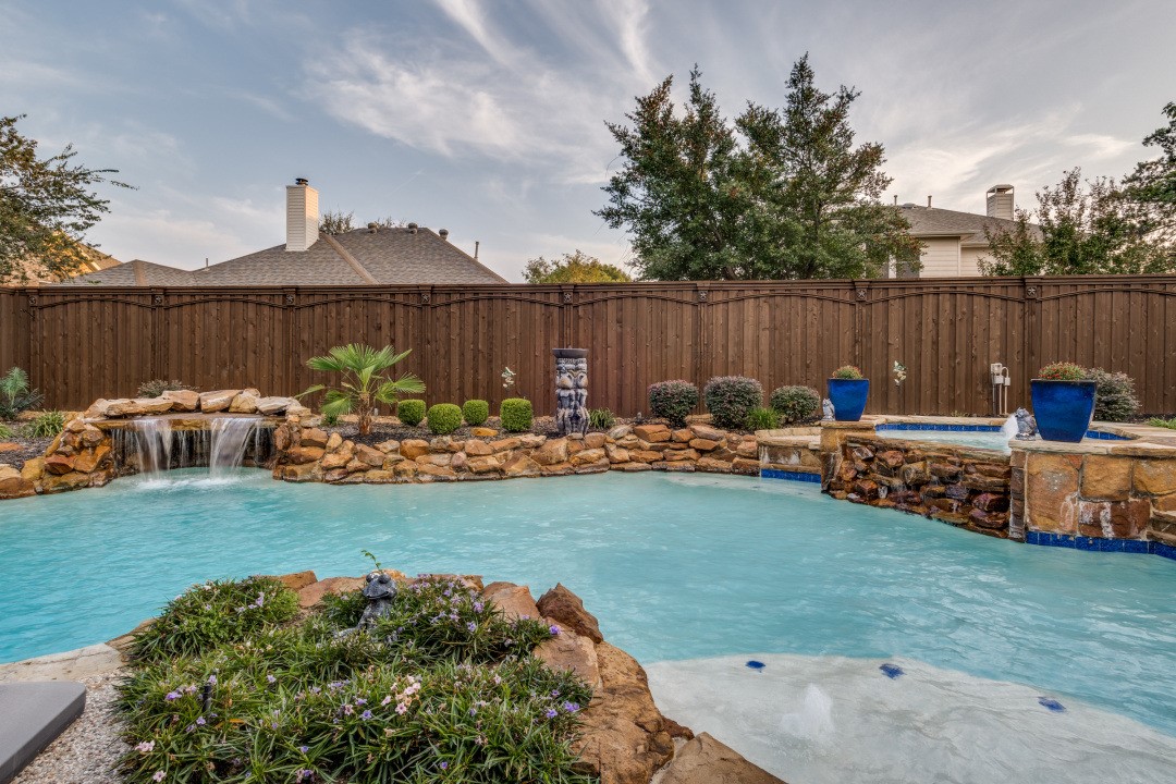 2810 Baker Street Sachse TX 75048