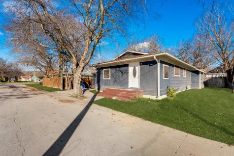 105 Burnett Street Waxahachie TX 75165