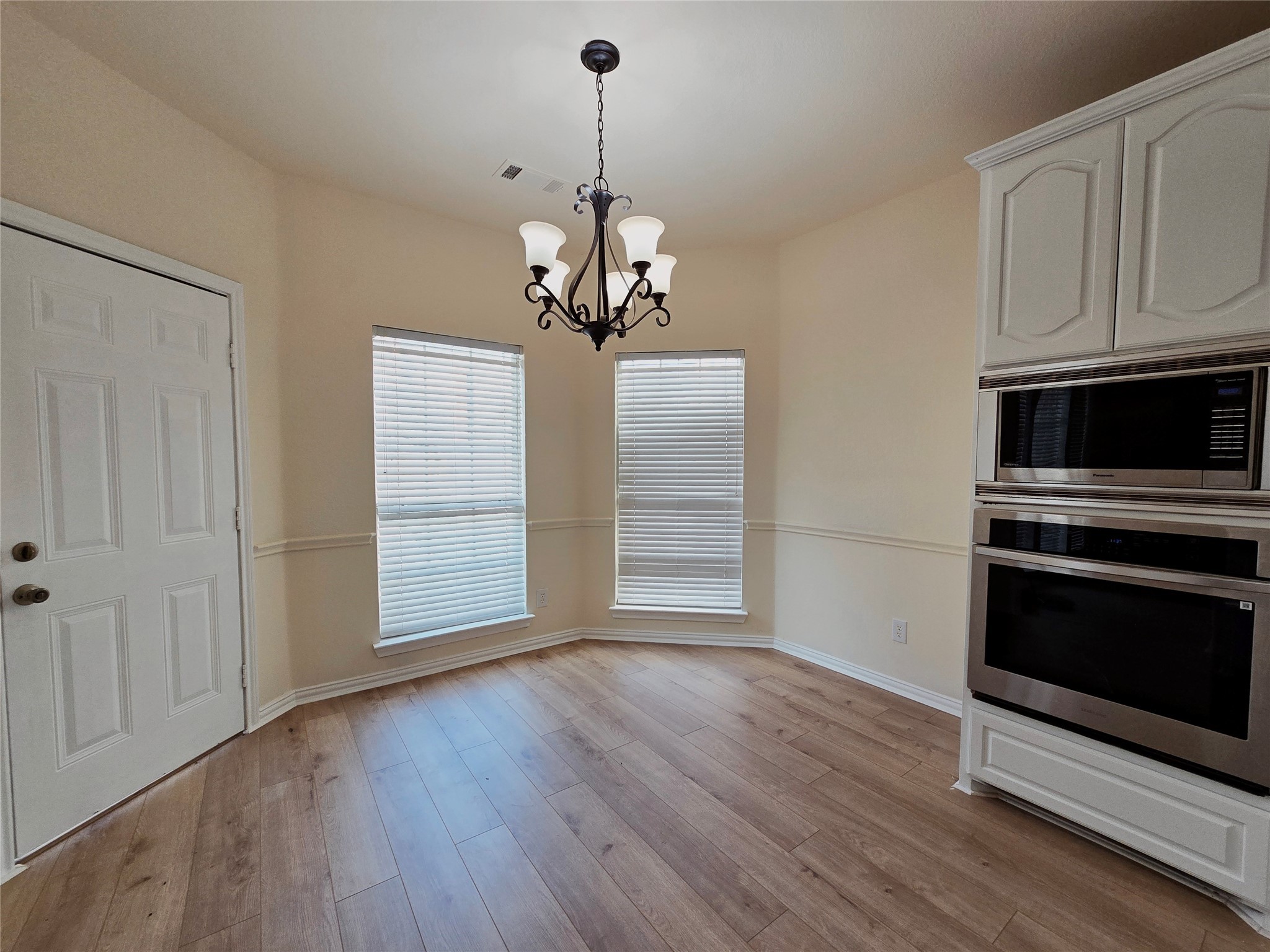 5207 W Cove Way Grand Prairie TX 75052