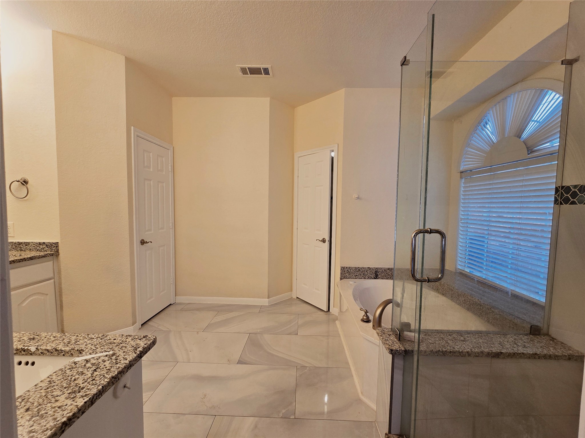5207 W Cove Way Grand Prairie TX 75052
