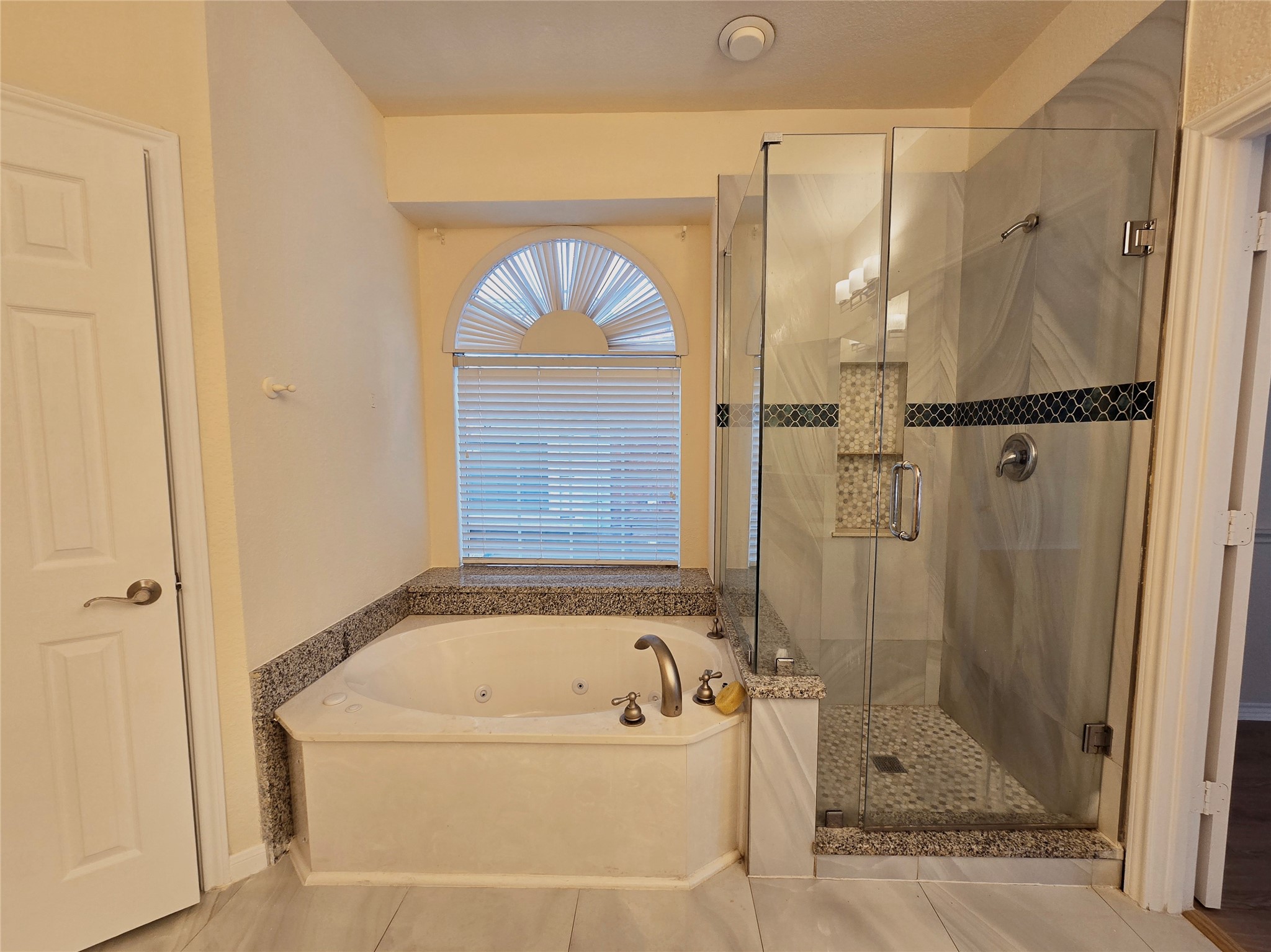 5207 W Cove Way Grand Prairie TX 75052