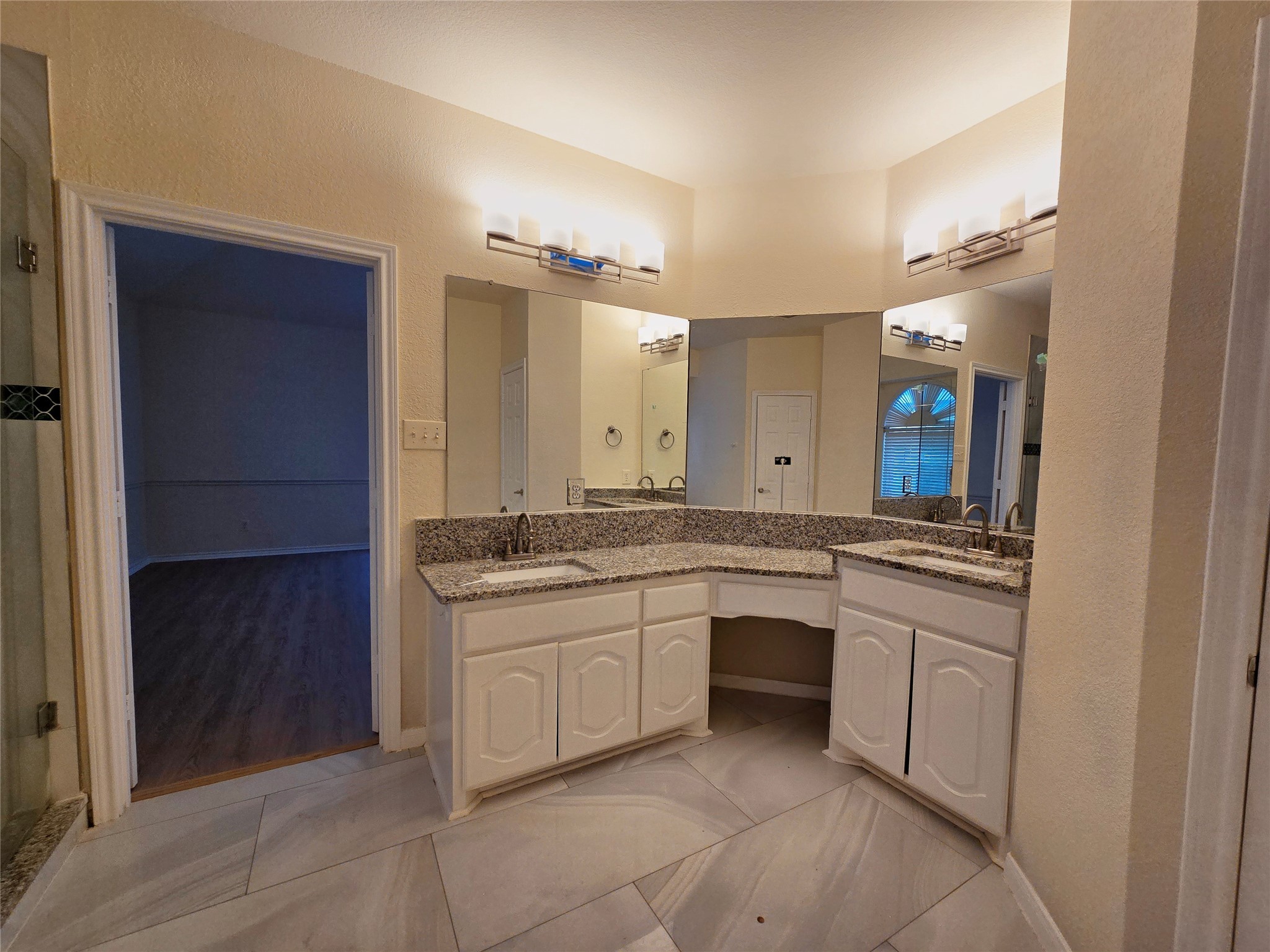 5207 W Cove Way Grand Prairie TX 75052