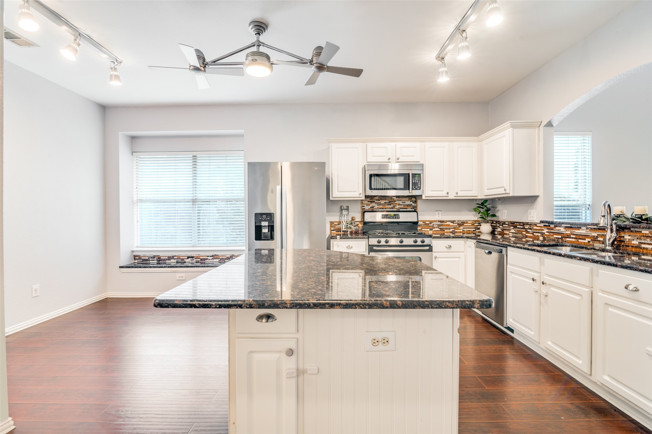 1941 Random Oaks Drive Rockwall TX 75087
