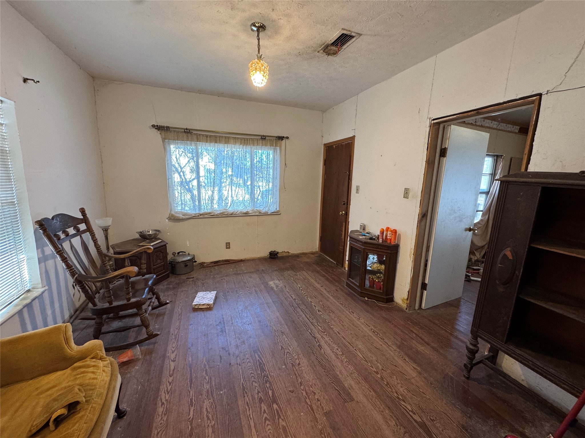1009 W Erwin Avenue Mckinney TX 75069