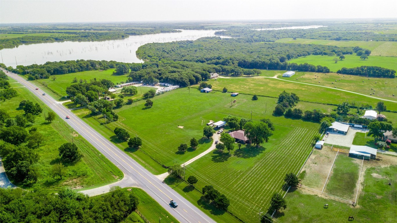 2186 Us Highway 377 Pilot Point TX 76258
