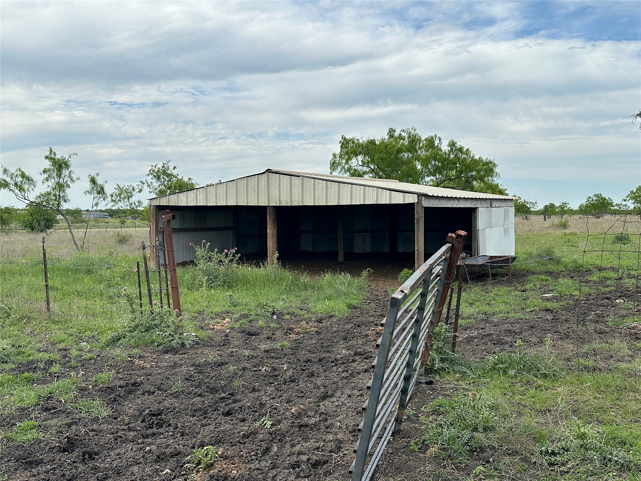 241 Gentry Road Ennis TX 75119