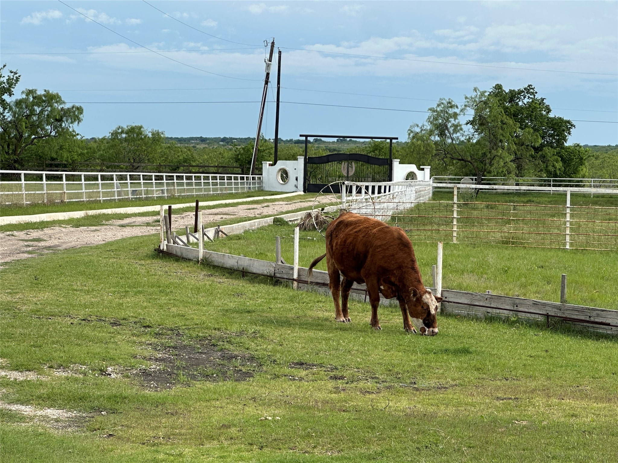 241 Gentry Road Ennis TX 75119