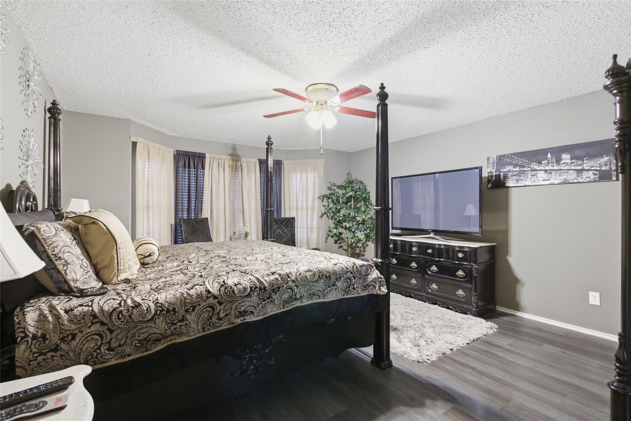 217 Sunset Oaks Drive Fort Worth TX 76112