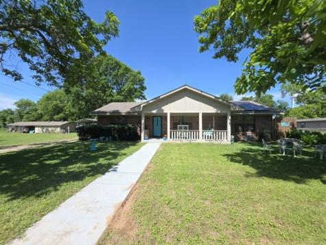900 S 8th Avenue Teague TX 75860