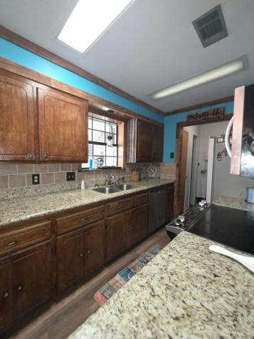 900 S 8th Avenue Teague TX 75860
