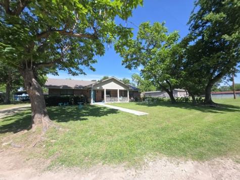 900 S 8th Avenue Teague TX 75860