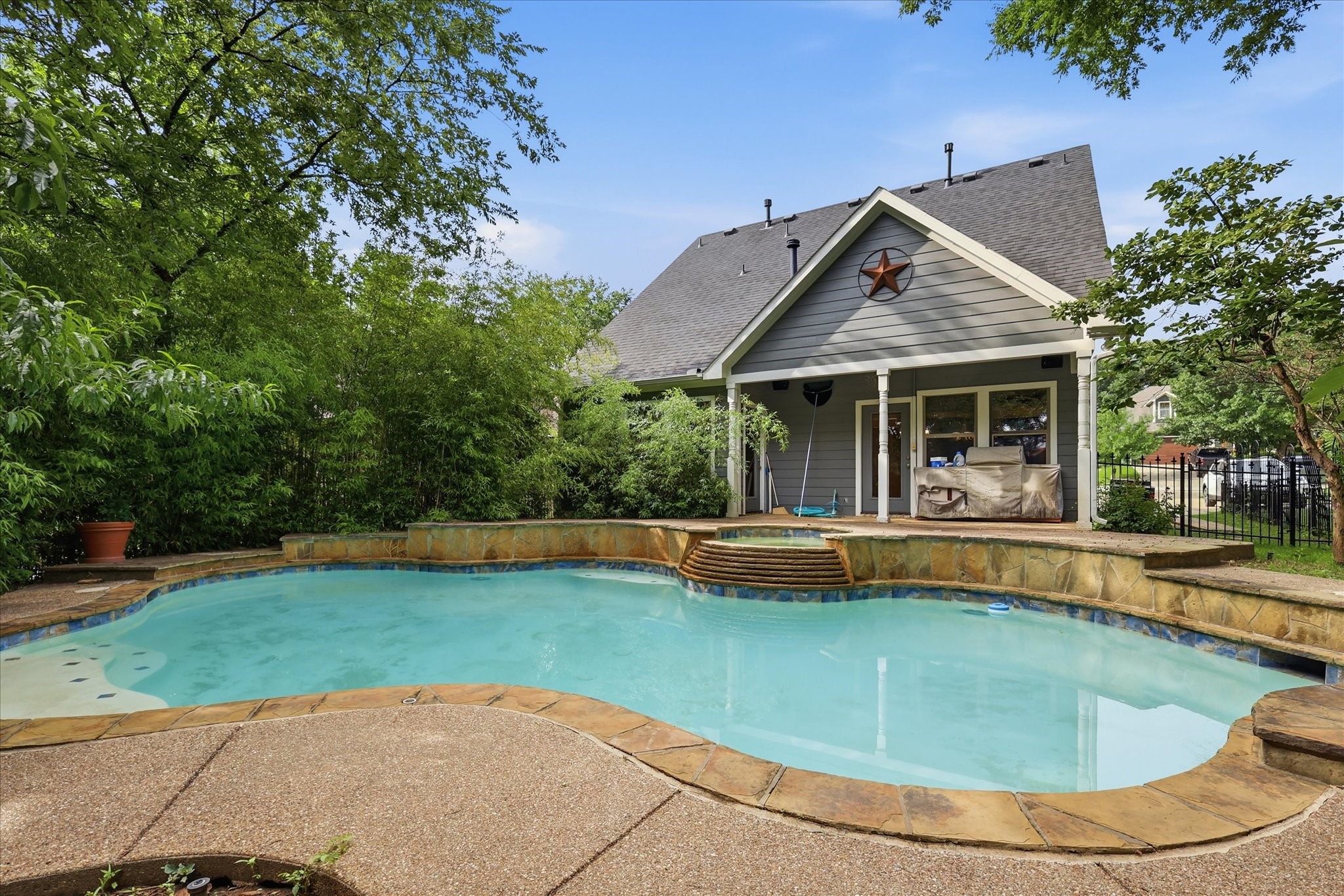 413 Collins Street Argyle TX 76226