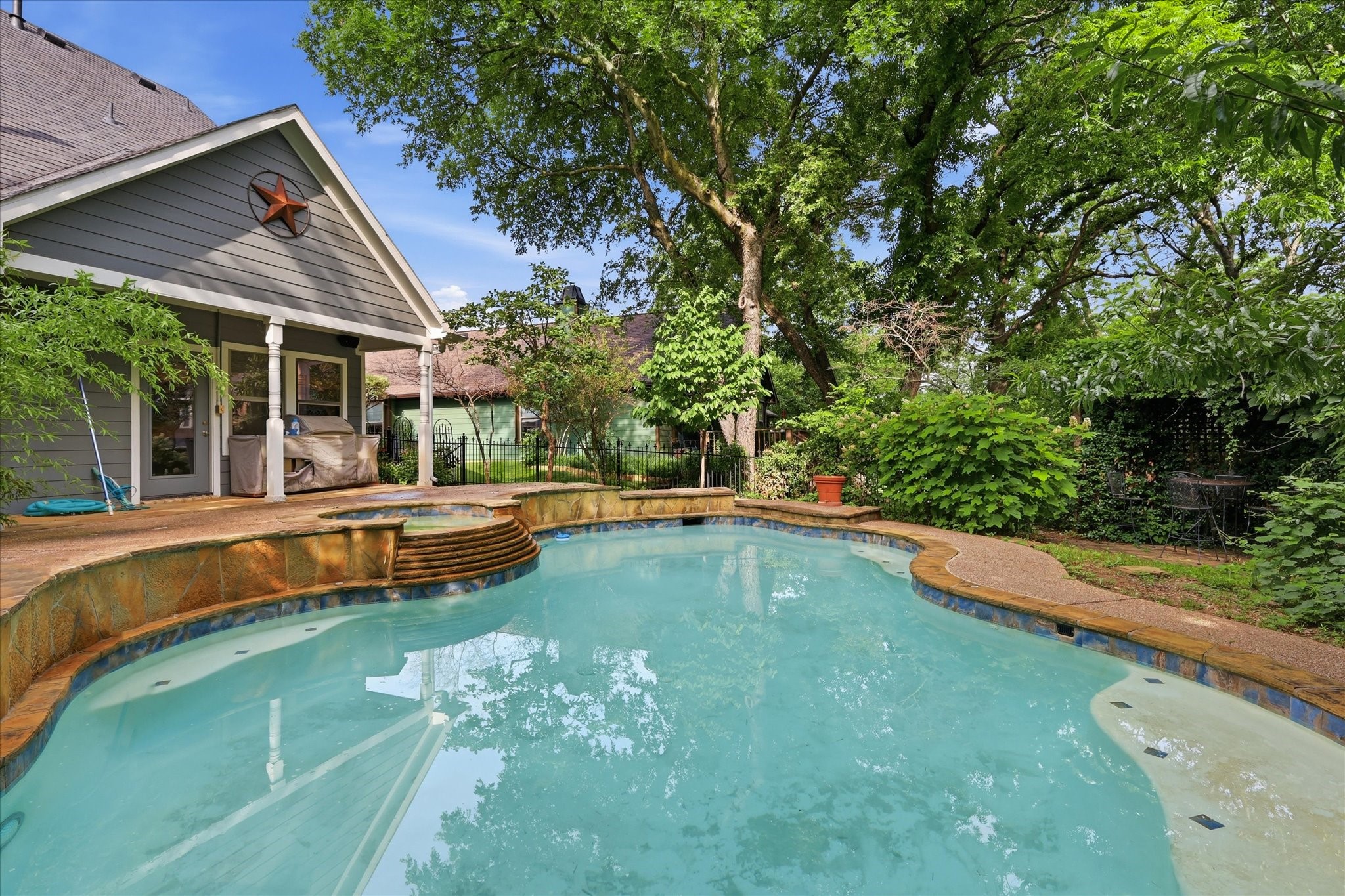 413 Collins Street Argyle TX 76226