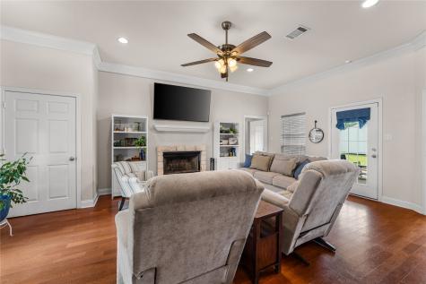 429 W Wall Street Hewitt TX 76643